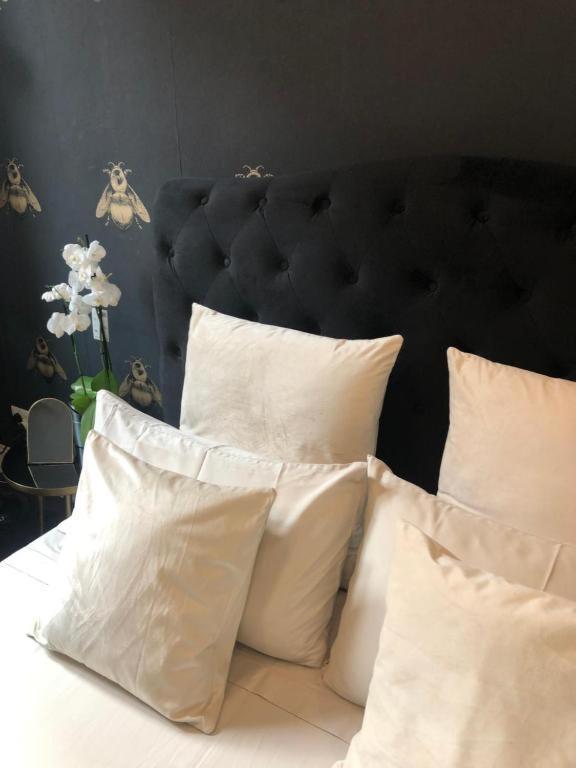 Lippi 42 Single Room's In With Garden Milano