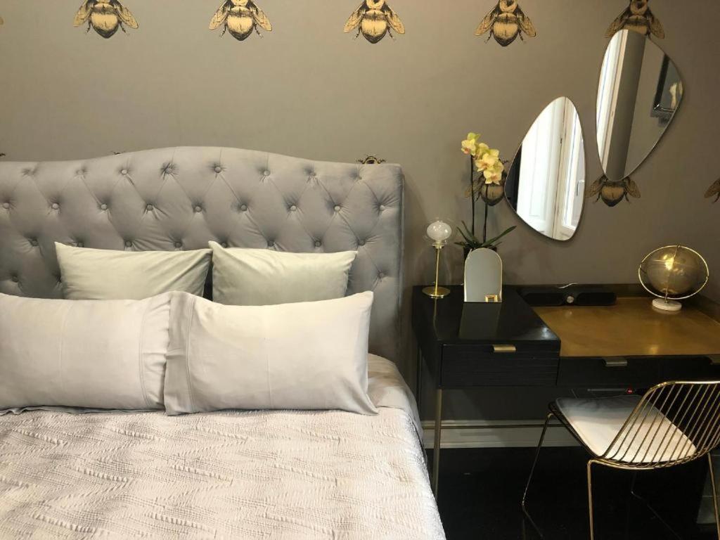 Lippi 42 Single Room's In With Garden Affittacamere *